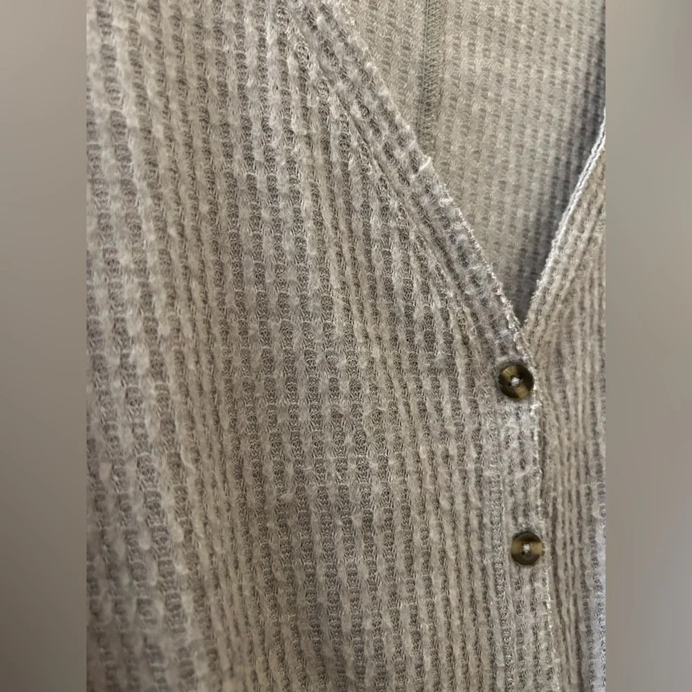 Urban Outfitters Sweater Top - Picture 5 of 5